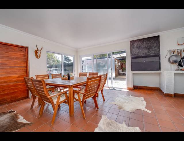 5 BEDROOM HOUSE FOR SALE IN FONTAINEBLEAU